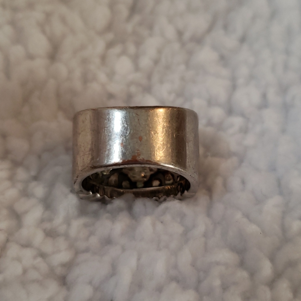 Express Ring - Picture 5 of 7